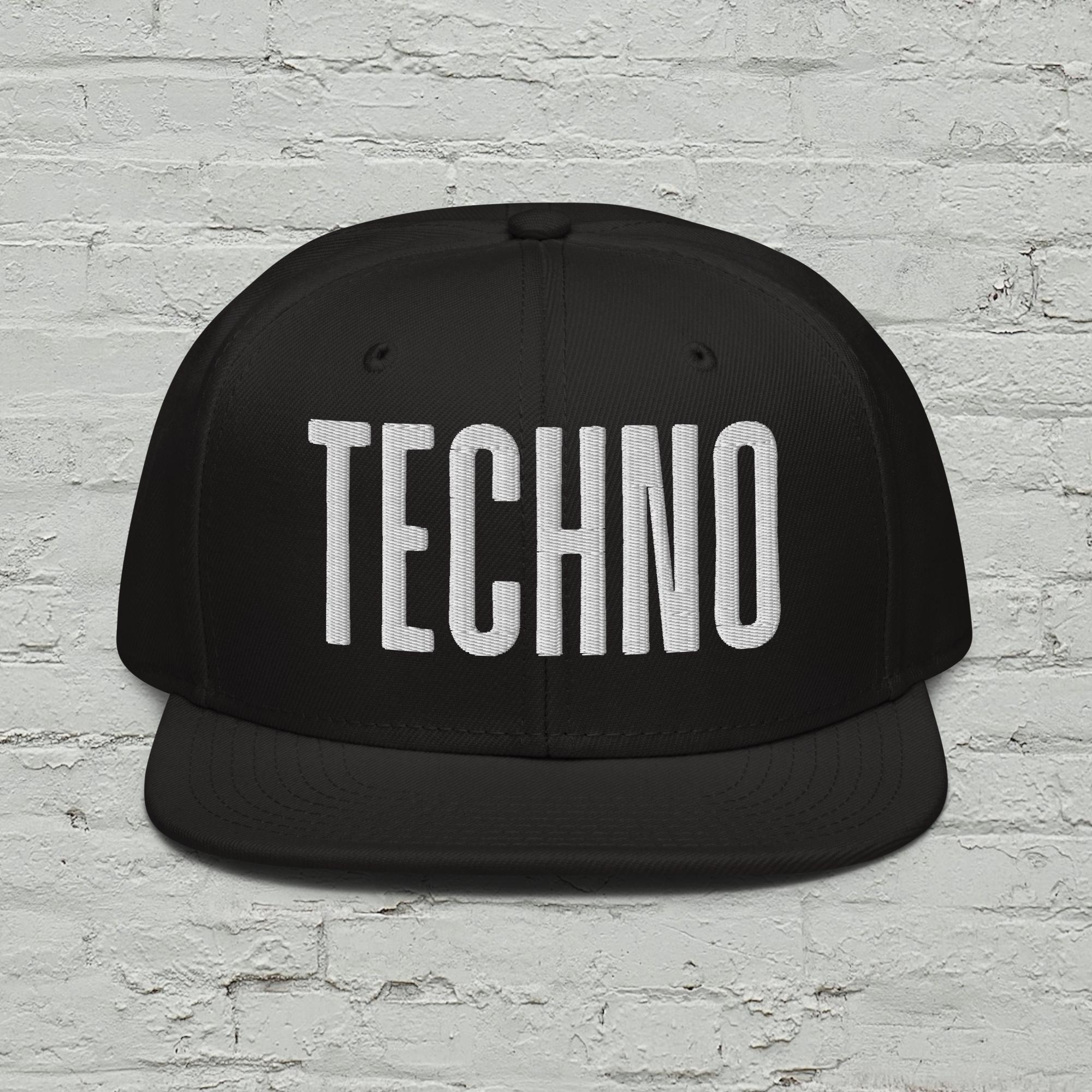 snapback-black-front-